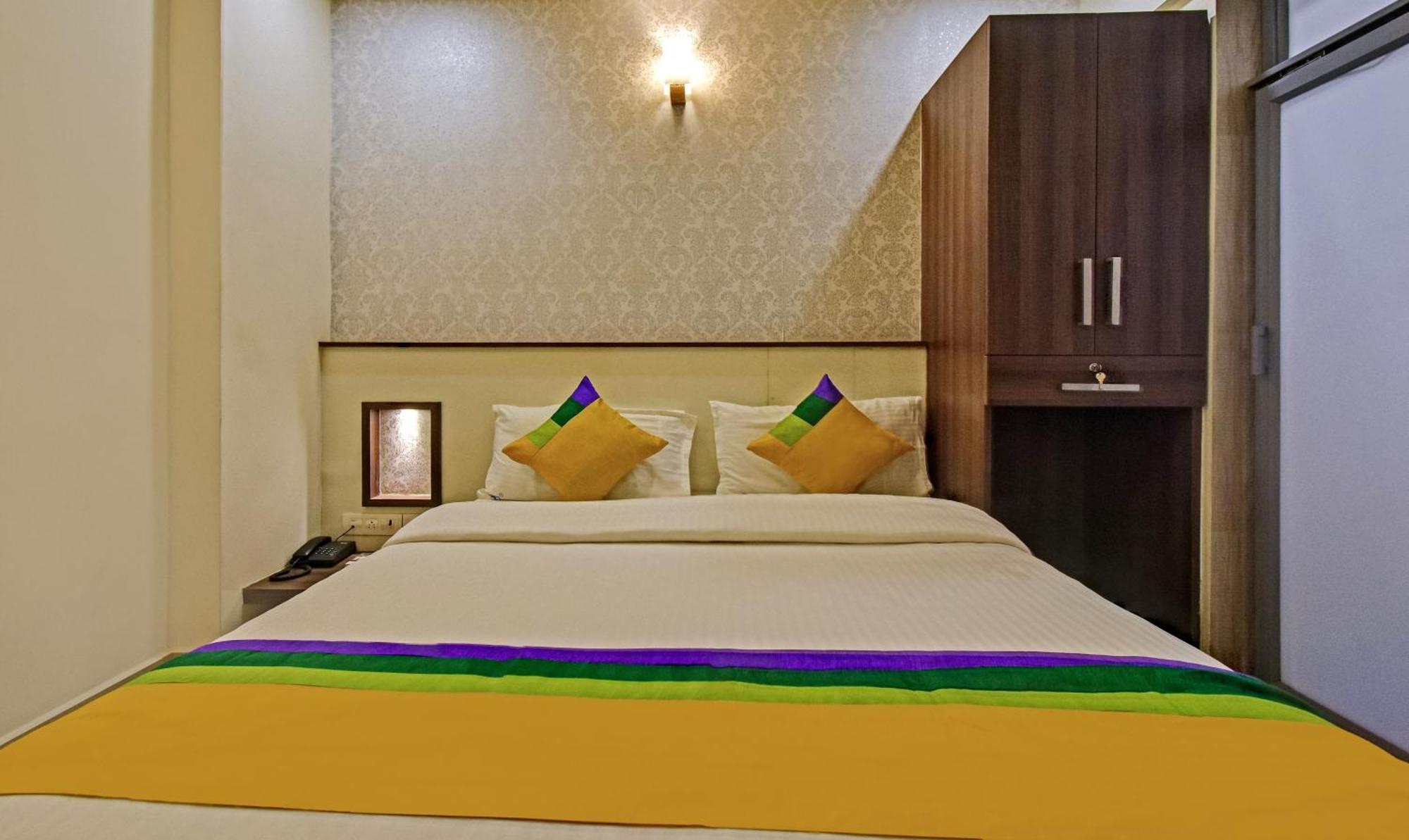 Itsy Hotels Deluxe Inn Ченнаи Экстерьер фото
