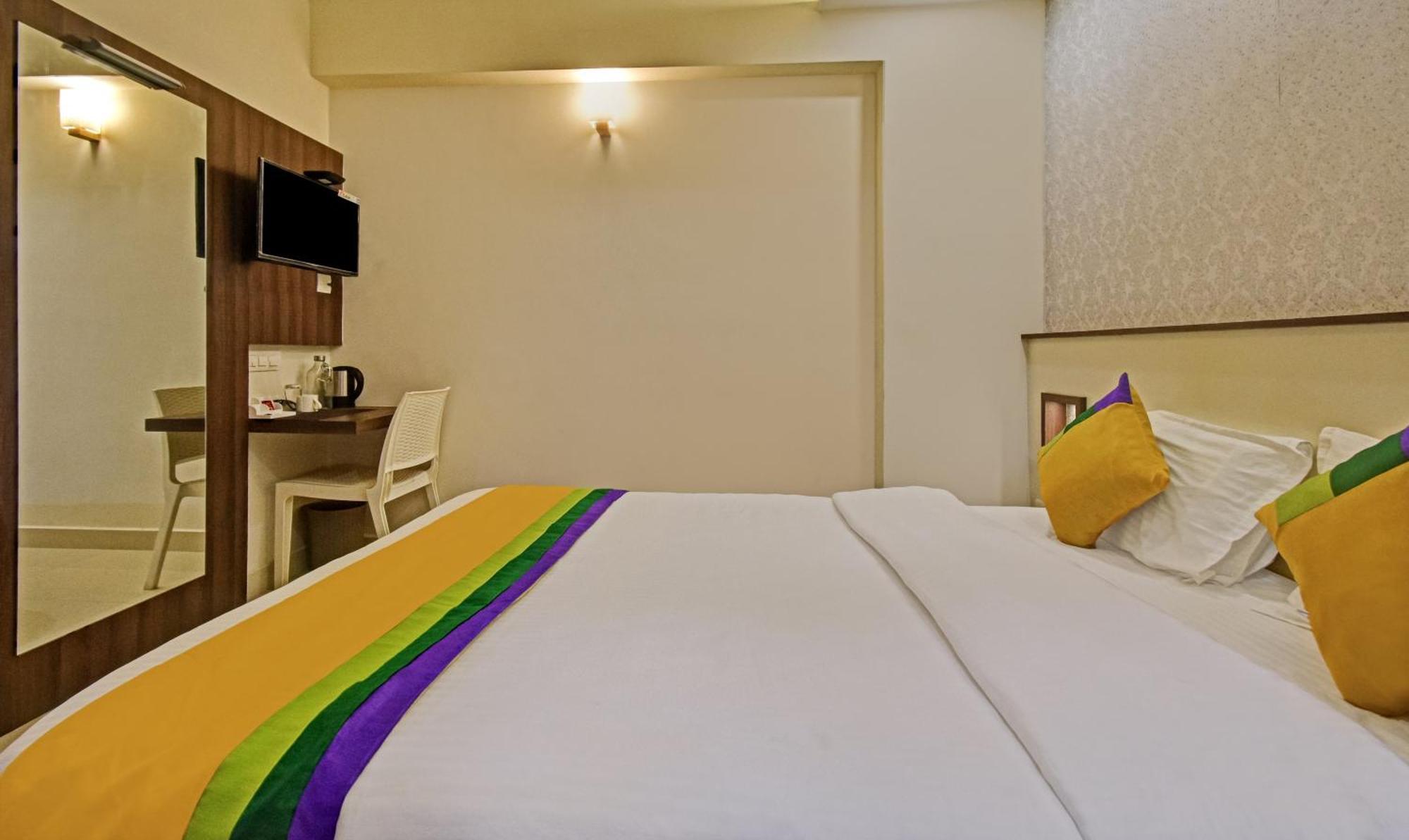 Itsy Hotels Deluxe Inn Ченнаи Экстерьер фото